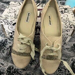Not Rated Women's Beige Glitter Flats